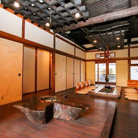 Guesthouse Omoya--全個室--囲炉裏のぬくもりと共にグループの絆を深める古民家宿でゆっくりとした時間を-6名部屋-6名部屋-8名部屋--最大20名-ペット同伴可は一室のみ- Мацуяма Екстериор снимка