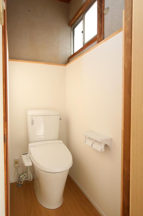 Guesthouse Omoya--全個室--囲炉裏のぬくもりと共にグループの絆を深める古民家宿でゆっくりとした時間を-6名部屋-6名部屋-8名部屋--最大20名-ペット同伴可は一室のみ- Мацуяма Екстериор снимка