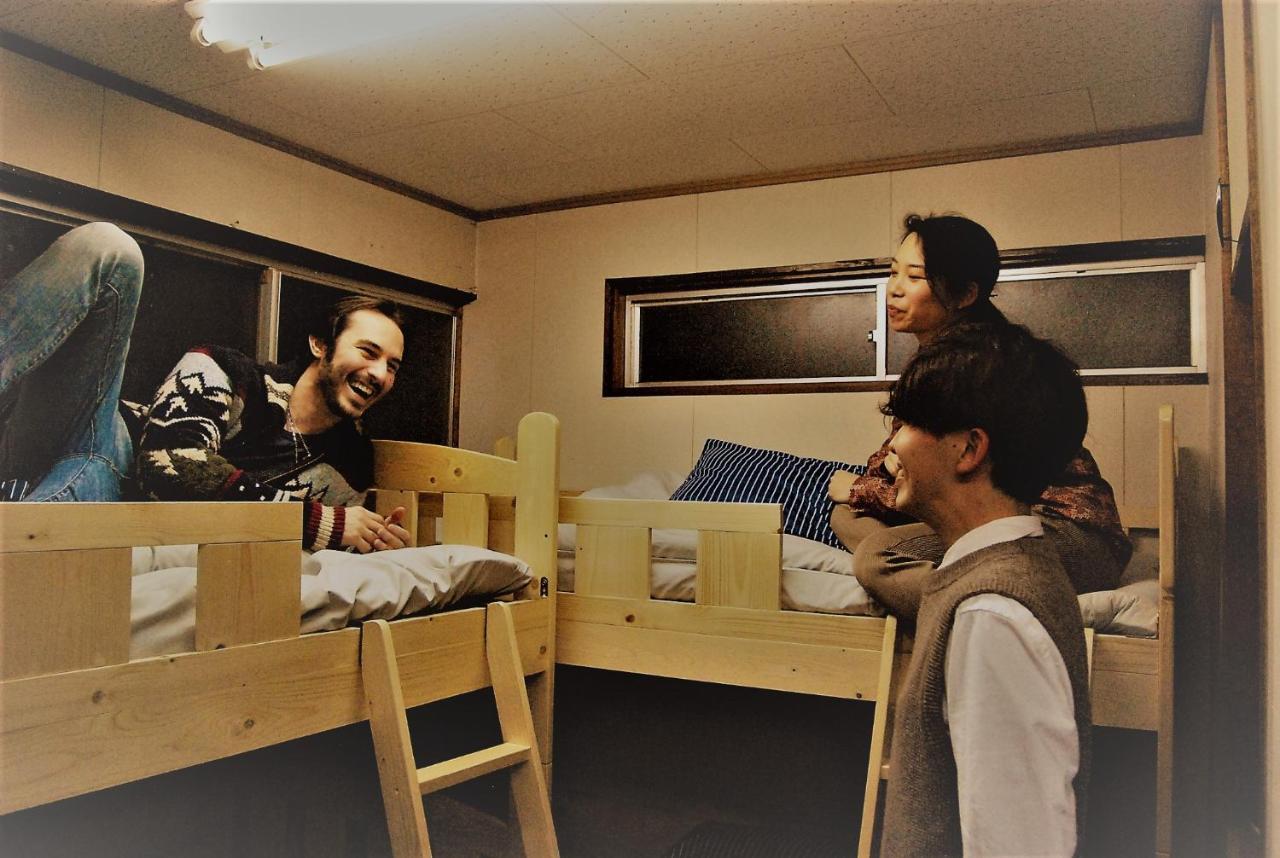 Guesthouse Omoya--全個室--囲炉裏のぬくもりと共にグループの絆を深める古民家宿でゆっくりとした時間を-6名部屋-6名部屋-8名部屋--最大20名-ペット同伴可は一室のみ- Мацуяма Екстериор снимка