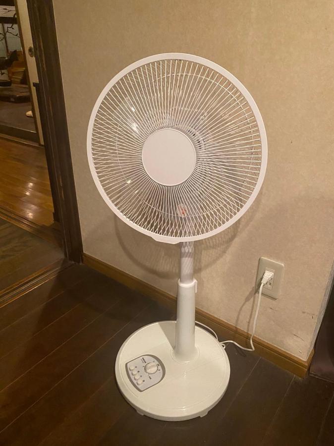 Guesthouse Omoya--全個室--囲炉裏のぬくもりと共にグループの絆を深める古民家宿でゆっくりとした時間を-6名部屋-6名部屋-8名部屋--最大20名-ペット同伴可は一室のみ- Мацуяма Екстериор снимка